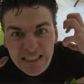 Dit doet THC wietolie voor Lex met extreme Gilles de la Tourette-tics!